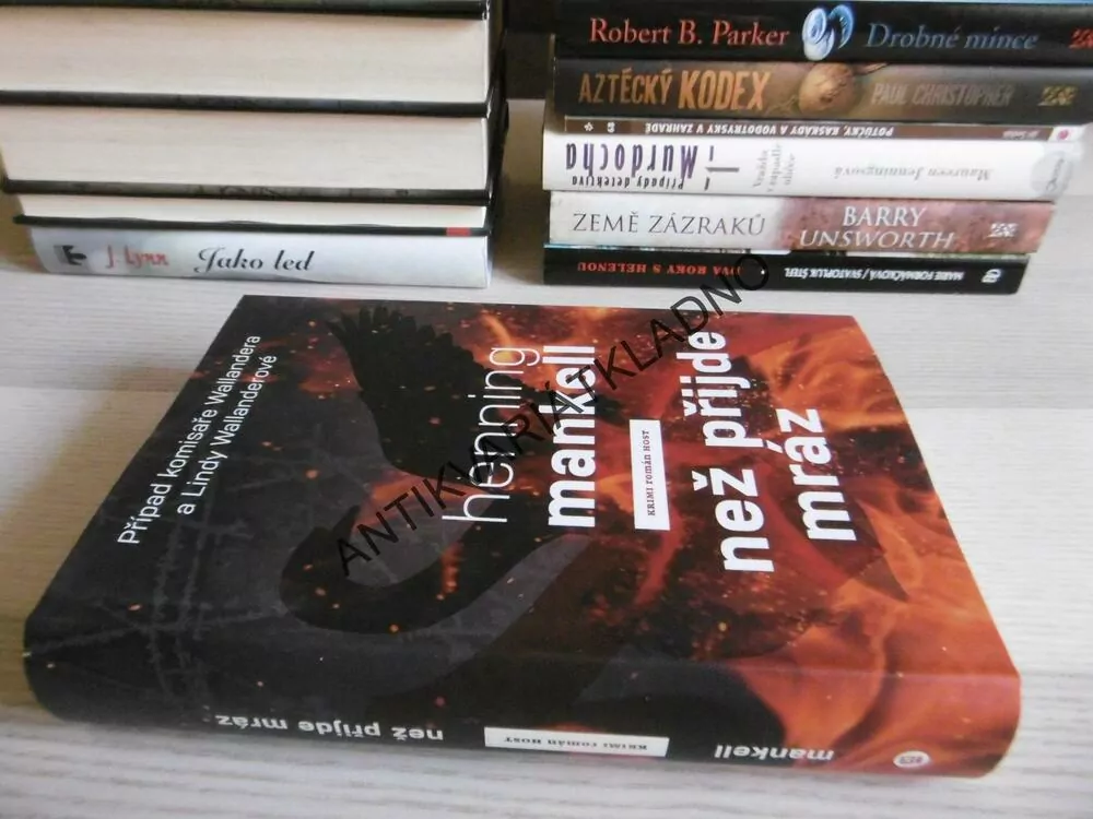 NEŽ PŘIJDE MRÁZ, HENNING MANKELL, **an