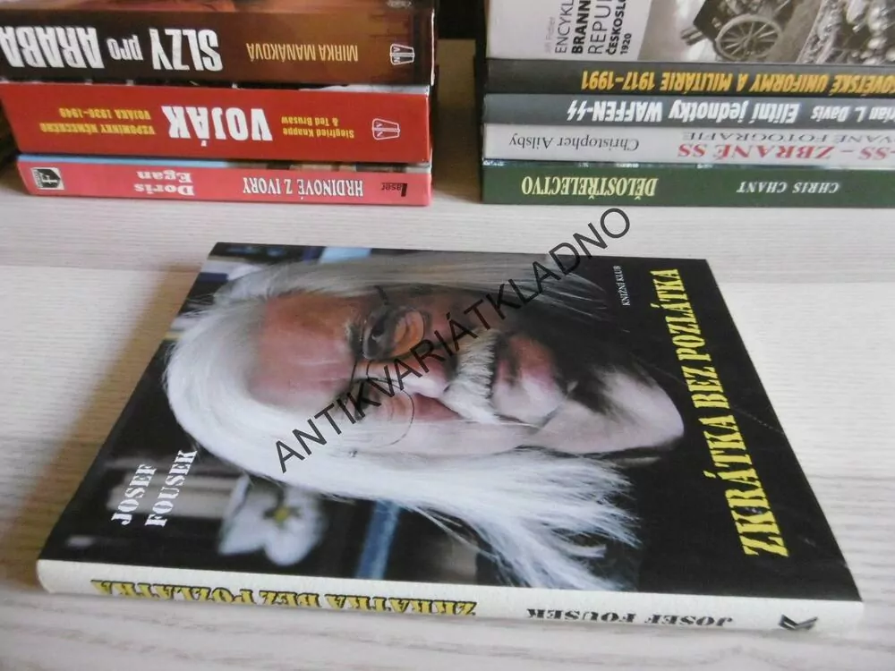 ZKRÁTKA BEZ POZLÁTKA, JOSEF FOUSEK, **an