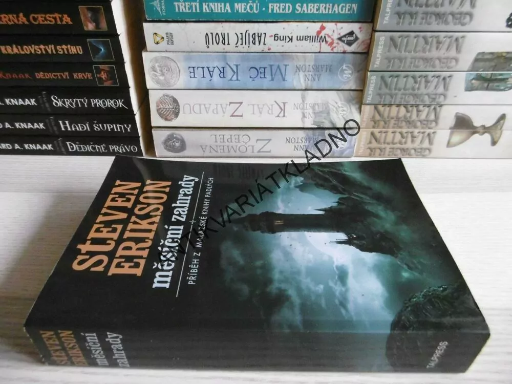 MĚSÍČNÍ ZAHRADY, STEVEN ERIKSON, **an