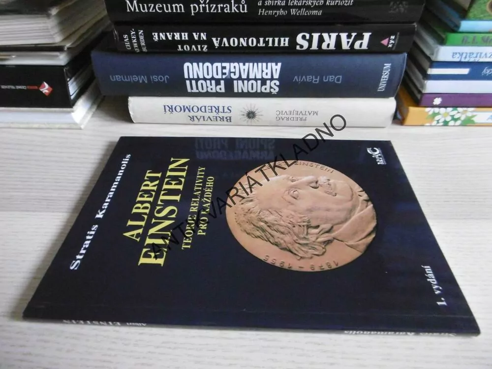ALBERT EINSTEIN, TEORIE RELATIVITY PRO KAŽDÉHO, STRATIS KARAMANOLIS, **an
