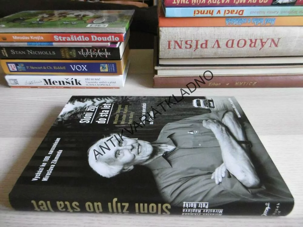 SLONI ŽIJÍ DO STA LET, MIROSLAV ZIKMUND, **an