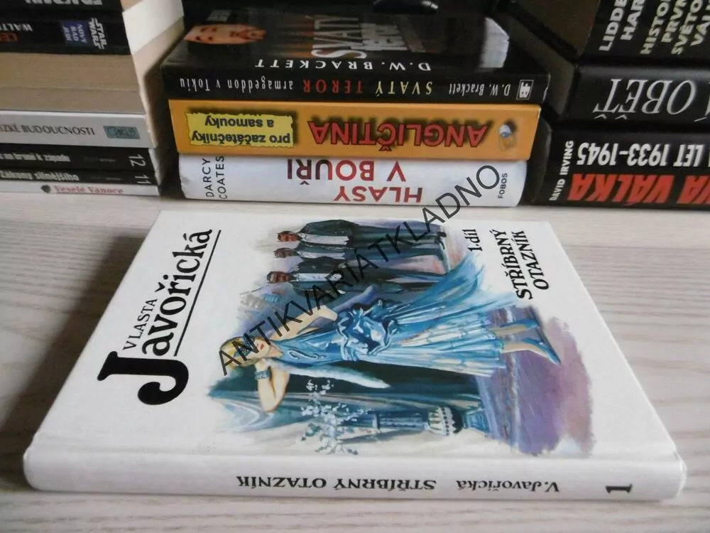 STŘÍBRNÝ OTAZNÍK, 1. VLASTA JAVOŘICKÁ, **an