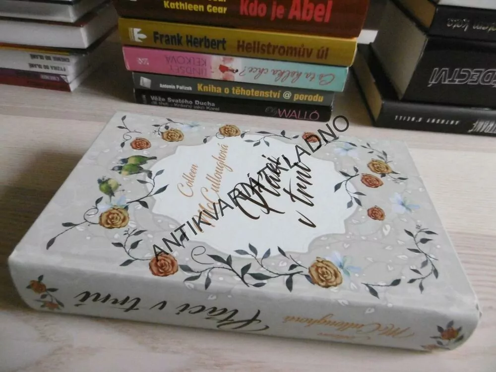 PTÁCI V TRNÍ, COLLEEN MCCULLOUGHOVÁ, **an