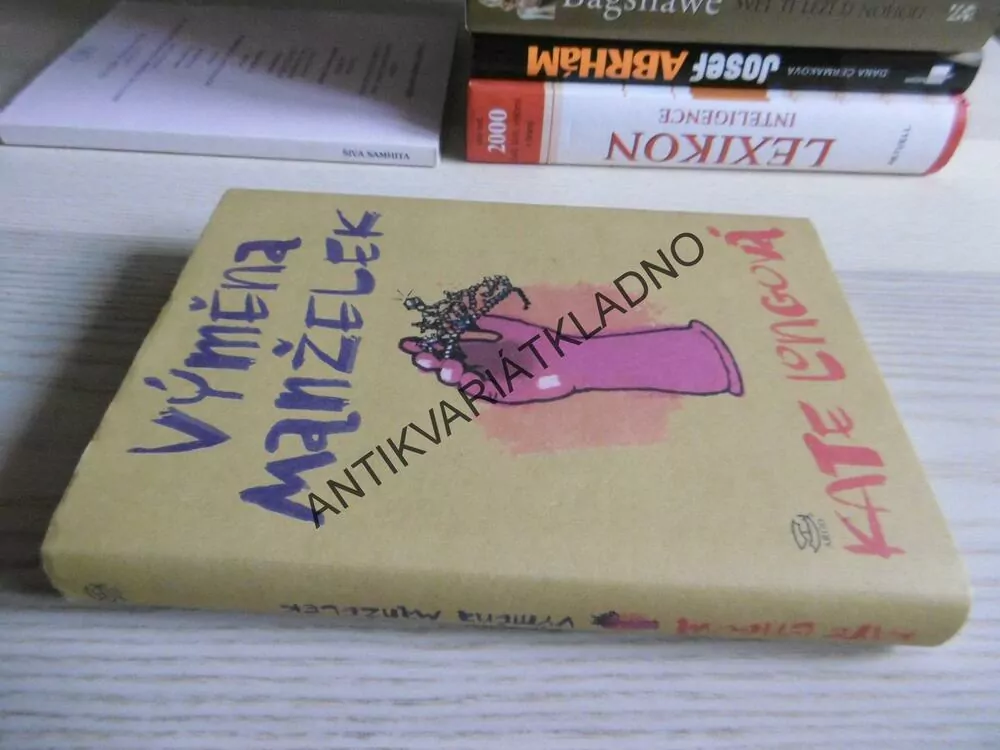 VÝMĚNA MANŽELEK, KATE LONGOVÁ, **an