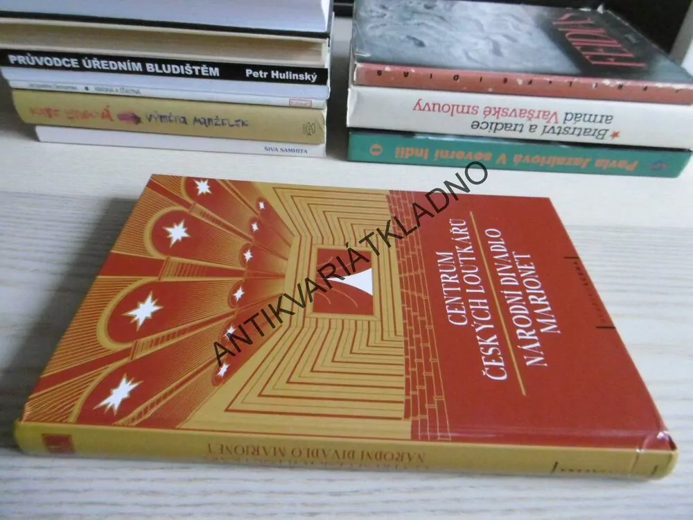 CENTRUM ČESKÝCH LOUTKAŘŮ, NÁRODNÍ DIVADLO MARIONET,, ** an