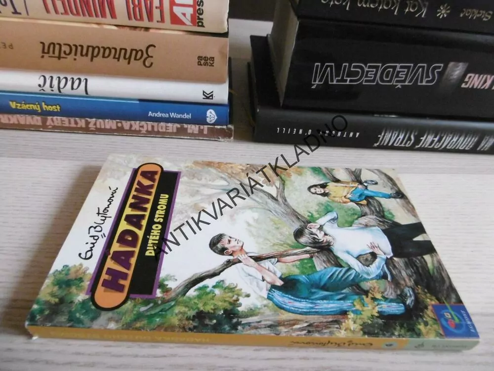 HÁDANKA DUTÉHO STROMU, ENID BLYTONOVÁ, **an