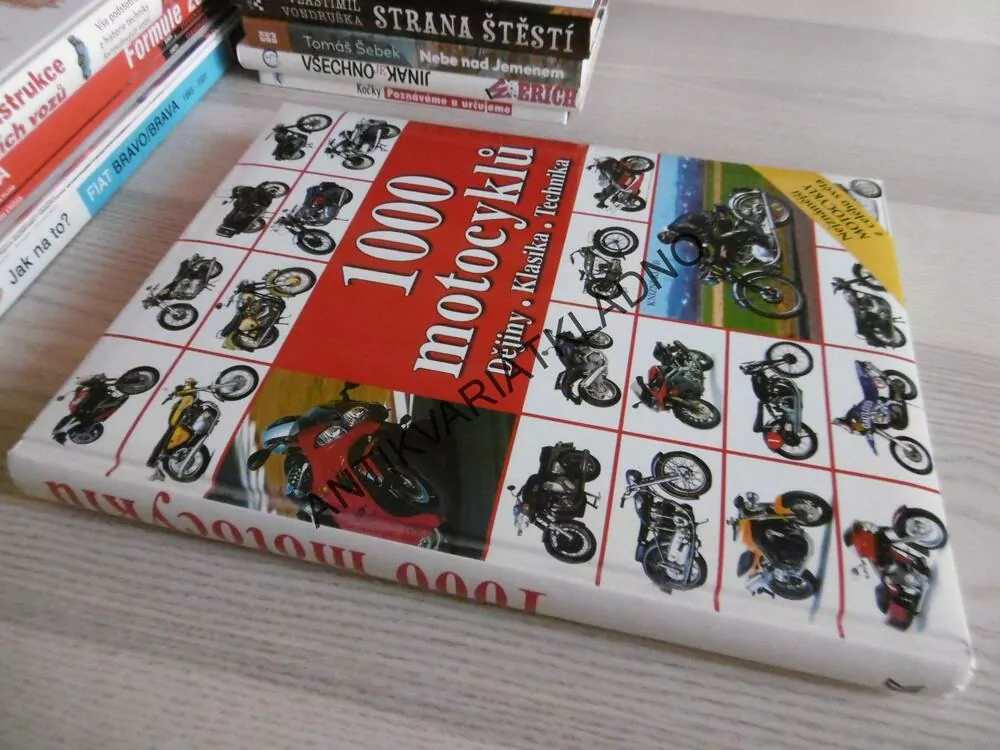 1000 MOTOCYKLŮ, **an
