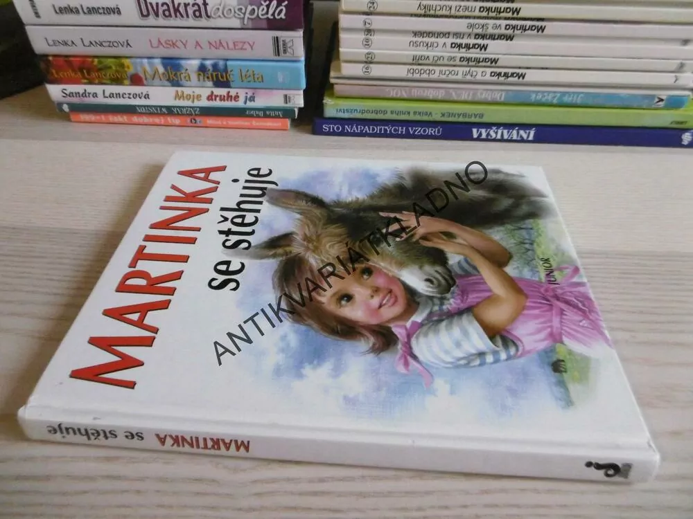MARTINKA SE STĚHUJE, MARCELA BAYEROVÁ, **an