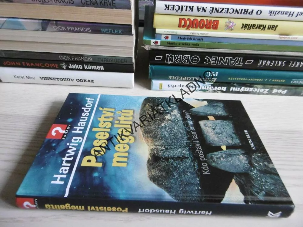 POSELSTVÍ MEGALITŮ, HARTWIG HAUSDORF, **an