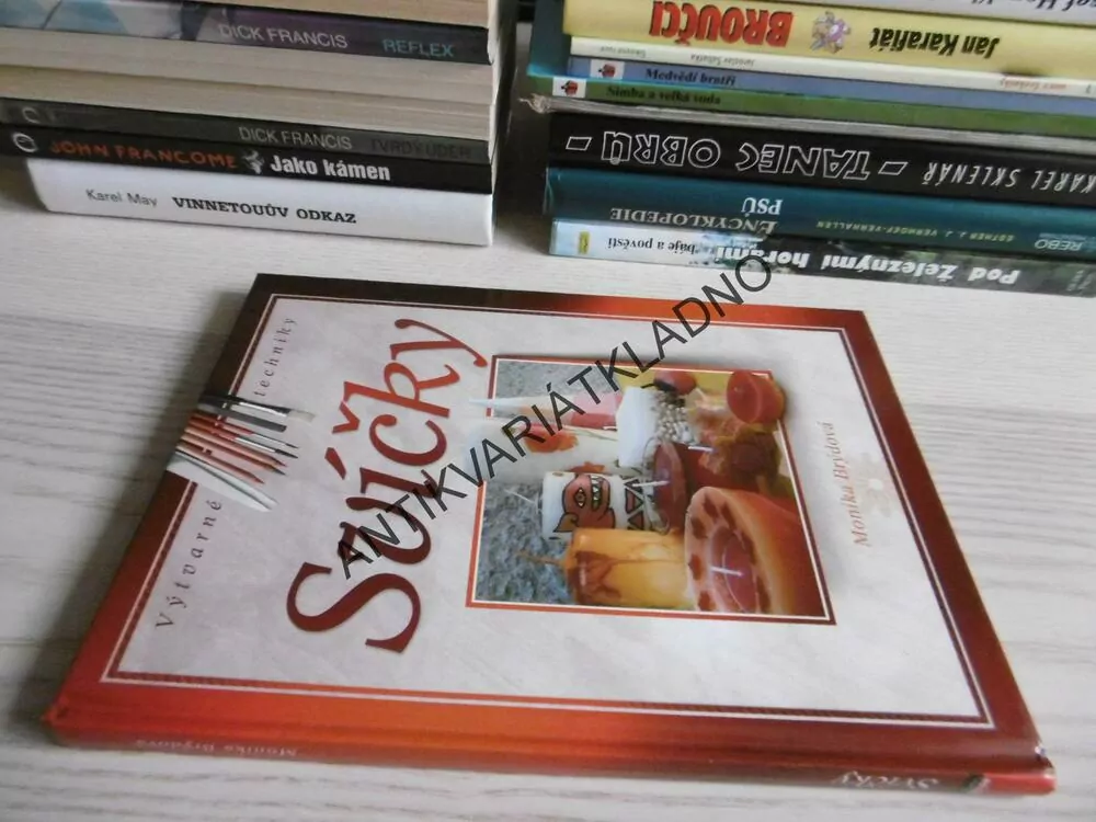 SVÍČKY, MONIKA BRÝDOVÁ, **an