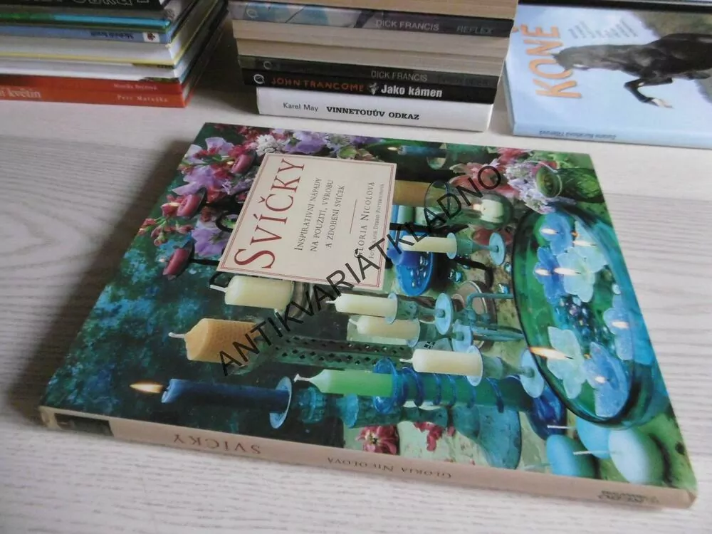 SVÍČKY, GLORIA NICOLOVÁ, **an