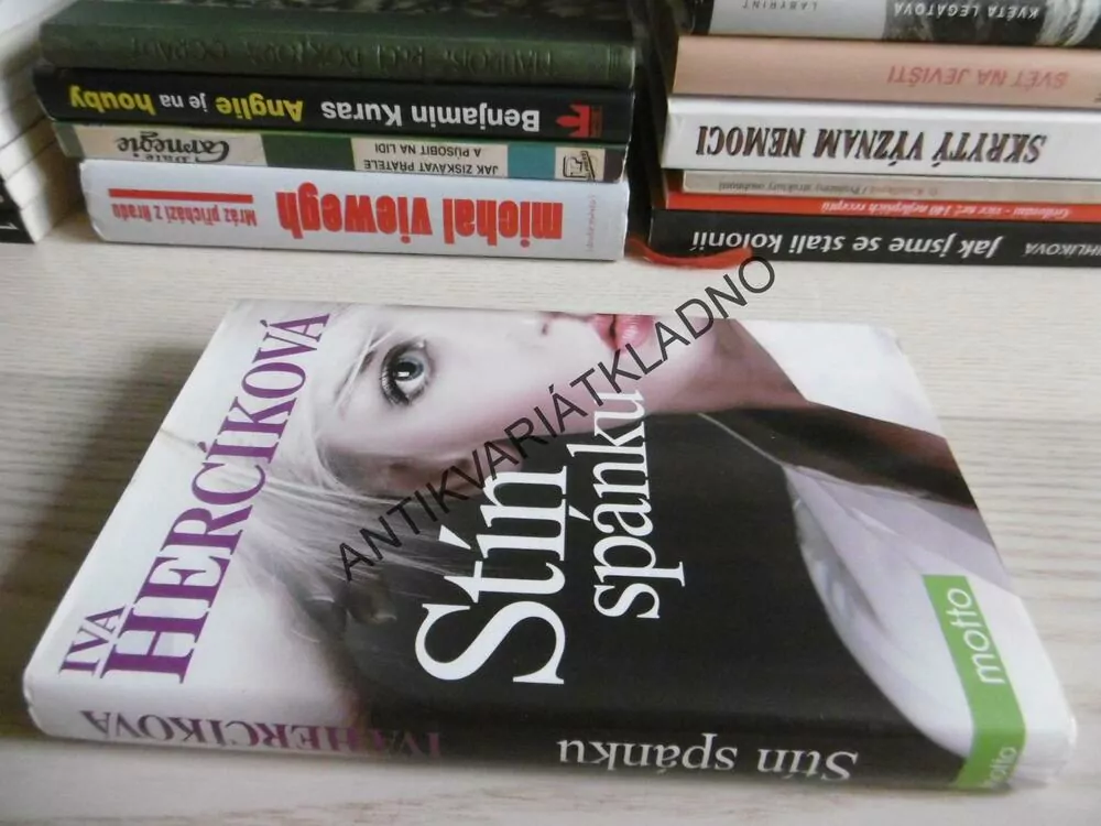 STÍN SPÁNKU, IVA HERCÍKOVÁ, **an