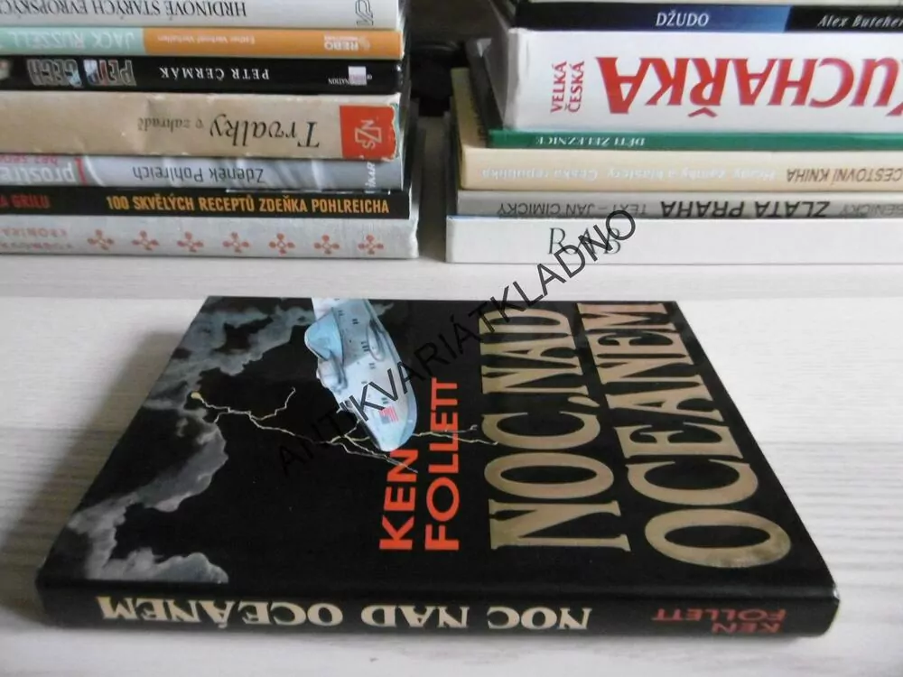 NOC NAD OCEÁNEM, KEN FOLLETT, **an