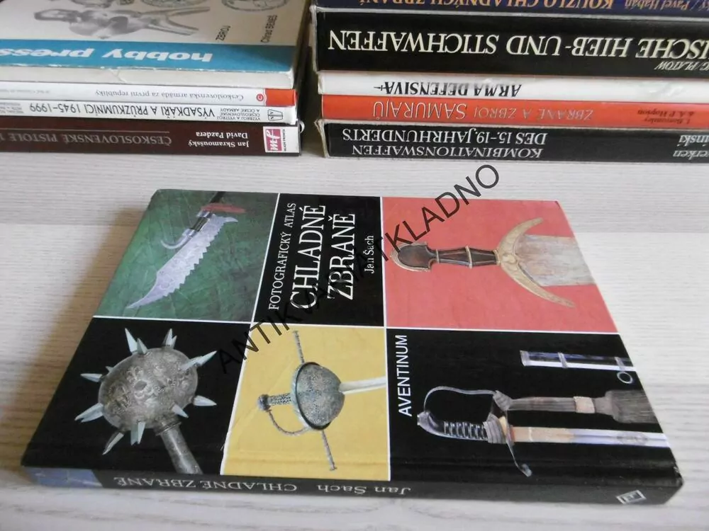 FOTOGRAFICKÝ ATLAS: CHLADNÉ ZBRANĚ, JAN ŠACH, **an