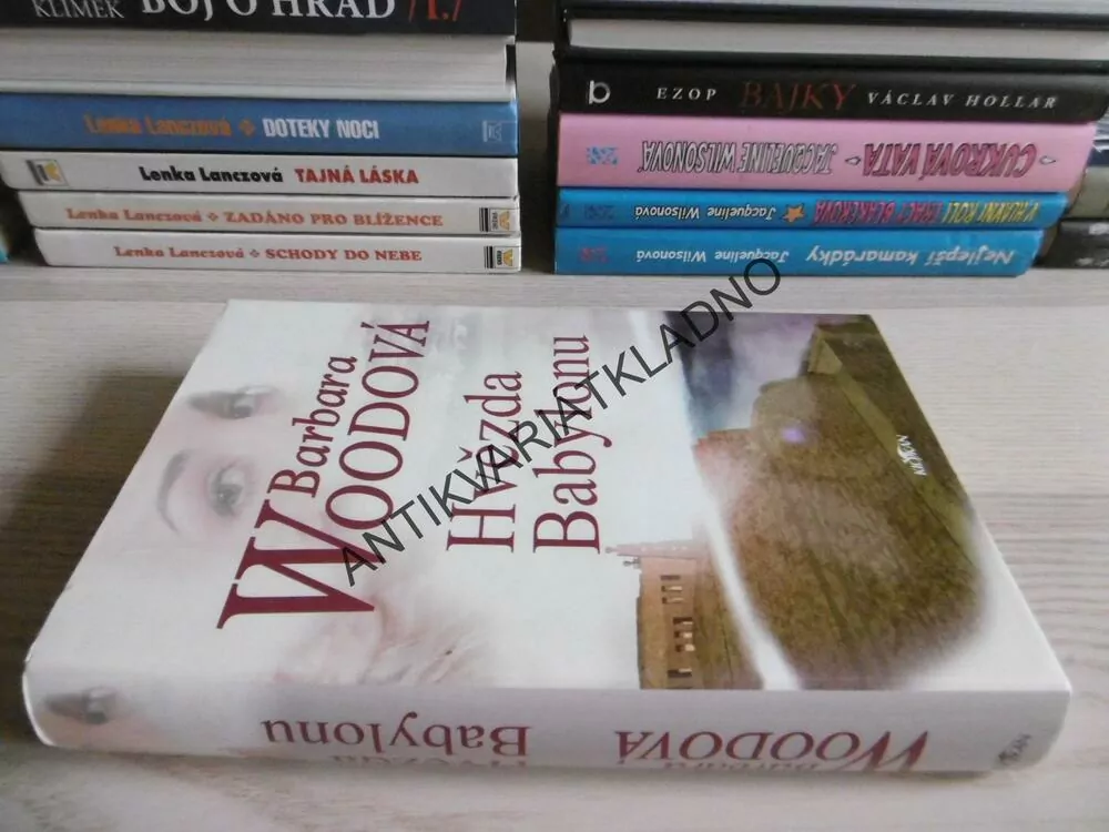 HVĚZDA BABYLONU, BARBARA WOODOVÁ, **an