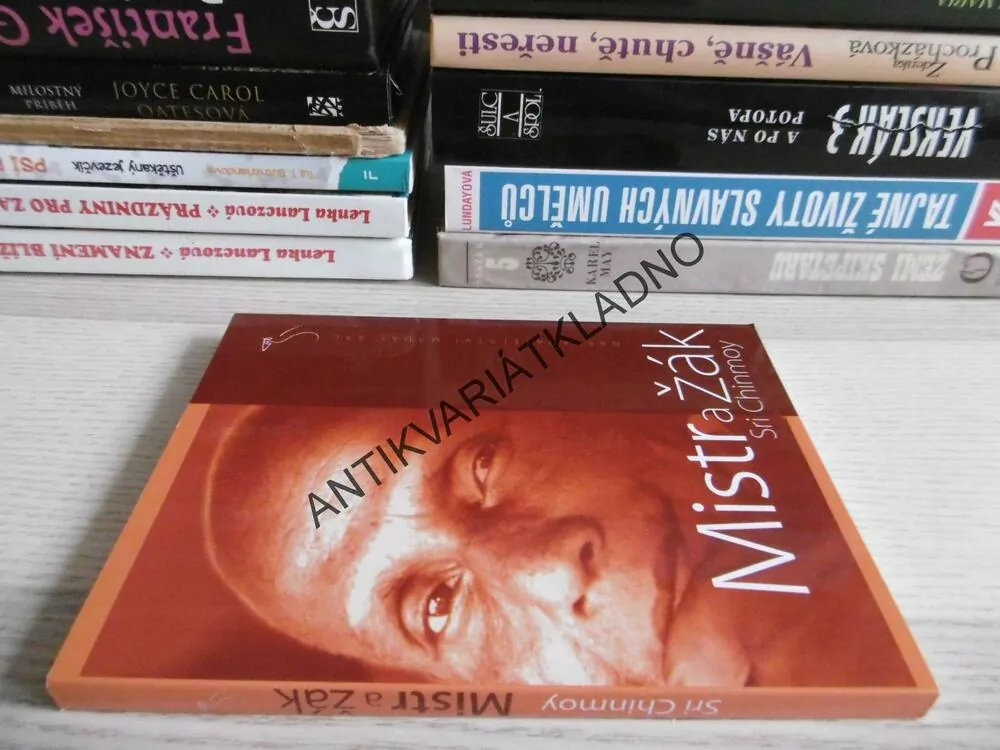 MISTR A ŽÁK, SRI CHINMOY, **an