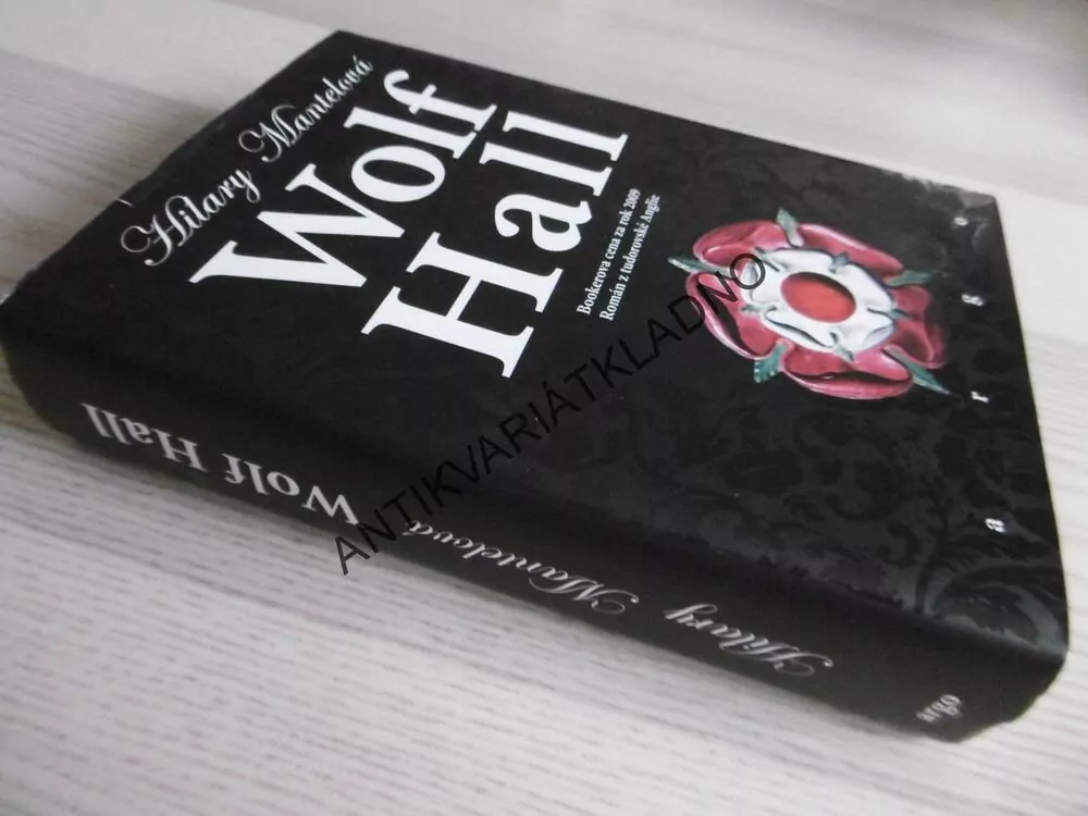 WOLF HALL, HILARY MANTELOVÁ, **an