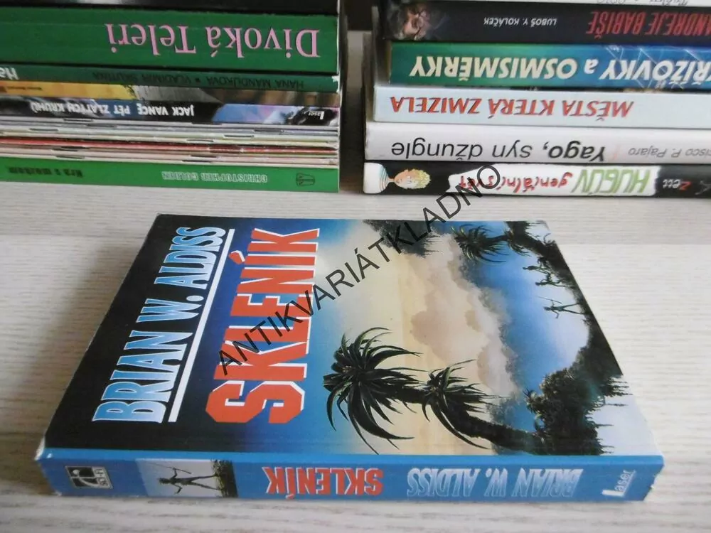 SKLENÍK, BRIAN W. ALDISS, **an