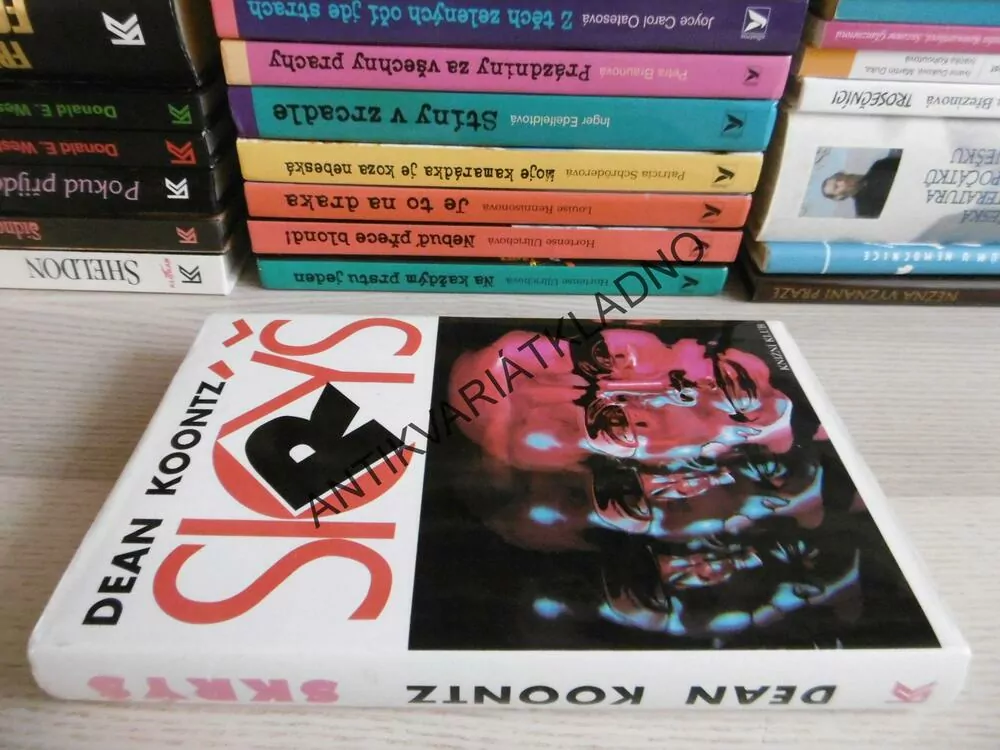 SKRÝŠ, DEAN KOONTZ, **an