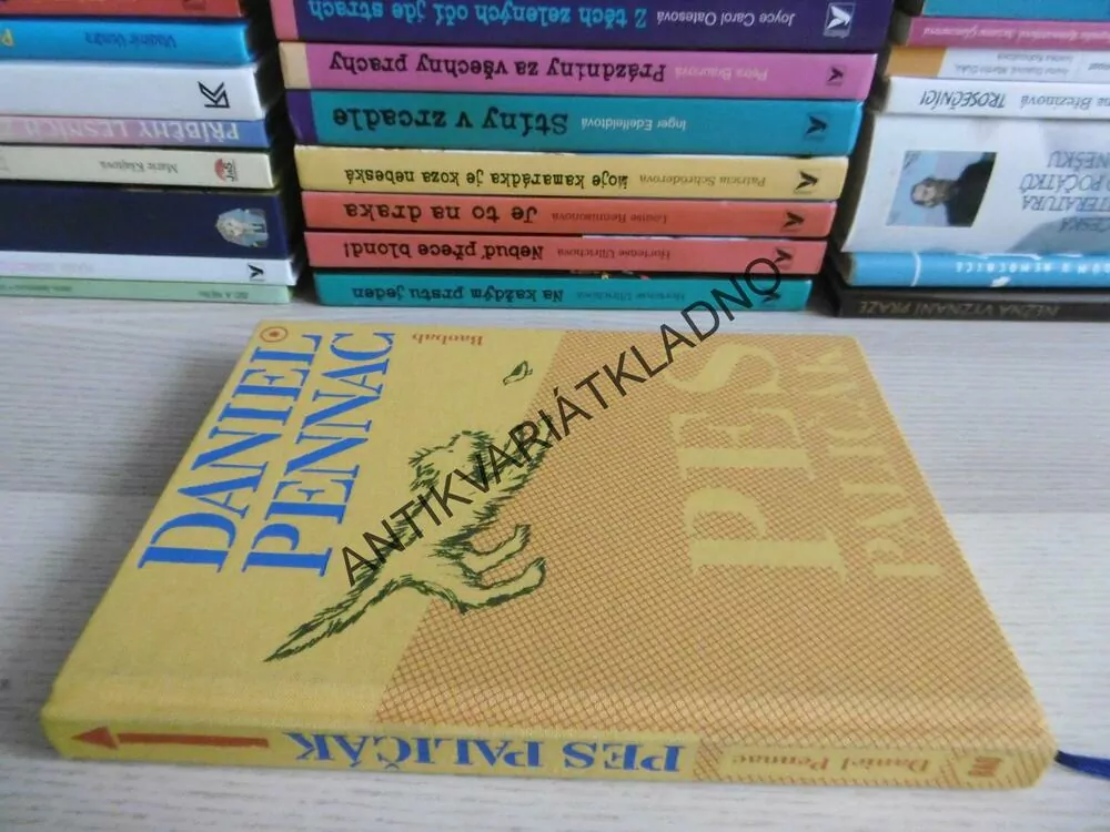 PES PALIČÁK, DANIEK PENNAC, **an