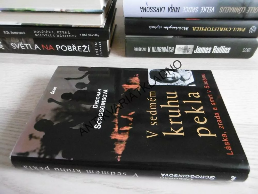 V SEDMÉM KRUHU PEKLA, DEBORAH SCROGGINSOVÁ, **an