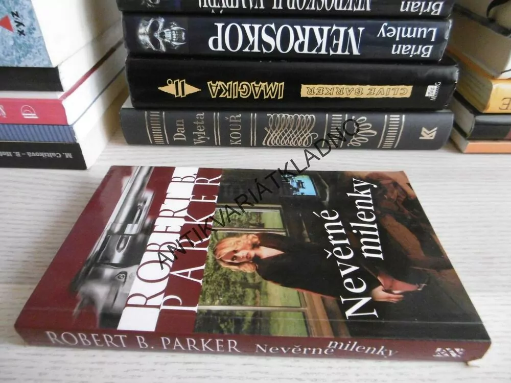 NEVĚRNÉ MILENKY, ROBERT B. PARKER, **an