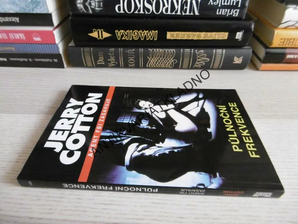 PŮLNOČNÍ FREKVENCE, AGENT FBI ZASAHUJE, JERRY COTTON, **an