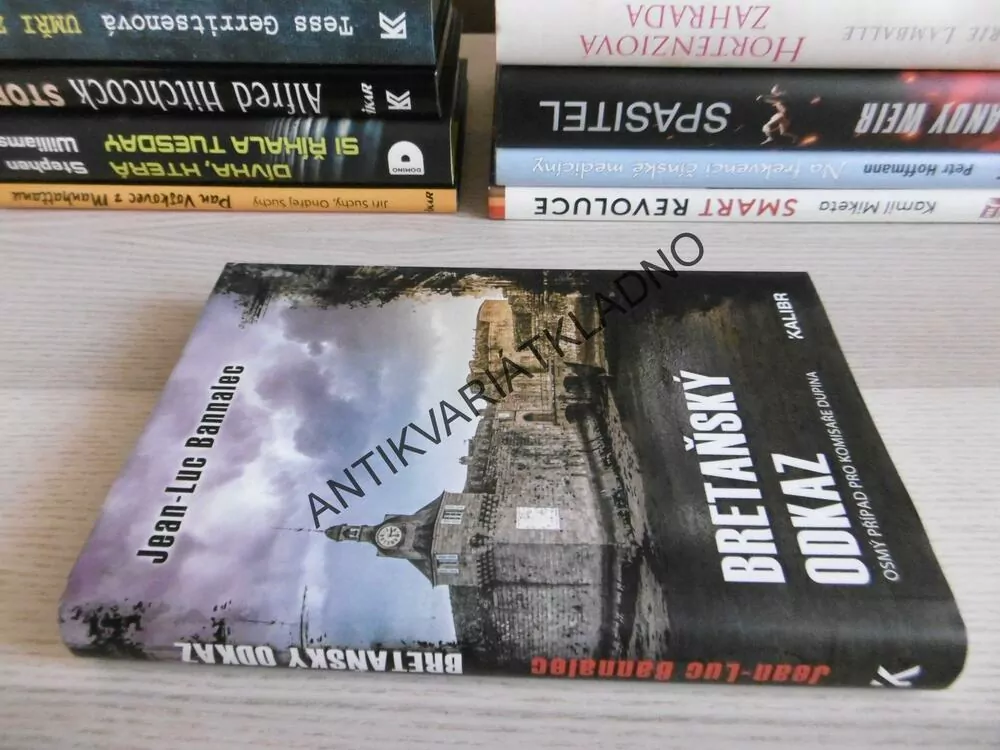 BRETAŇSKÝ ODKAZ, JEAN-LUC BANNALEC, **an