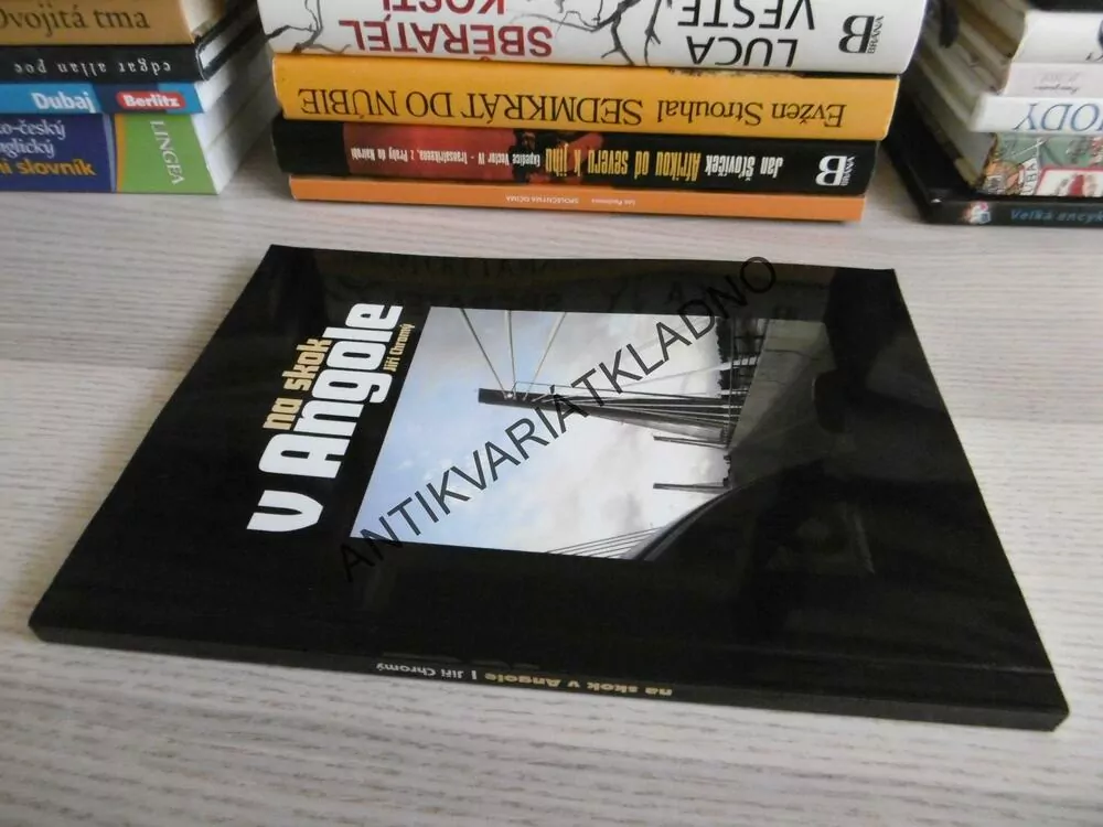 NA SKOK V ANGOLE, JIŘÍ CHROMÝ - AUTOGRAM, **an