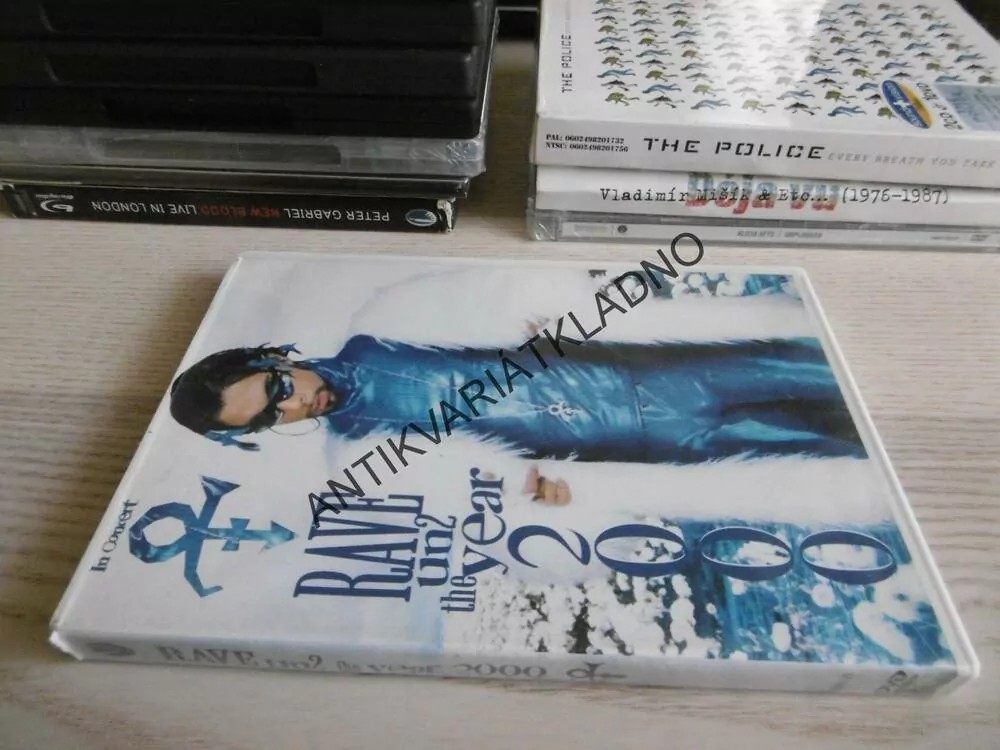 RAVE UN2 THE YEAR 2000, DVD HUDBA
