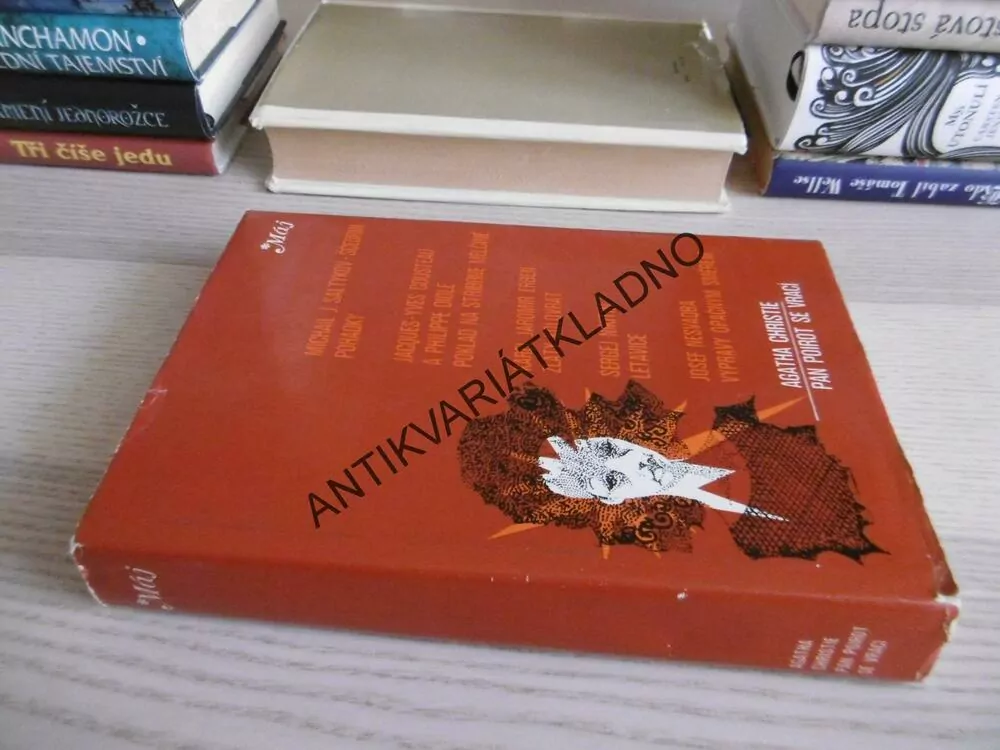 PAN POIROT SE VRACÍ, AGATHA CHRISTIE, **an
