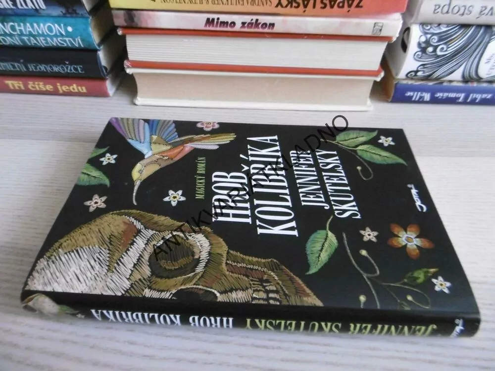 HROB KOLIBŘÍKA, JENNIFER SKUTELSKY, **an