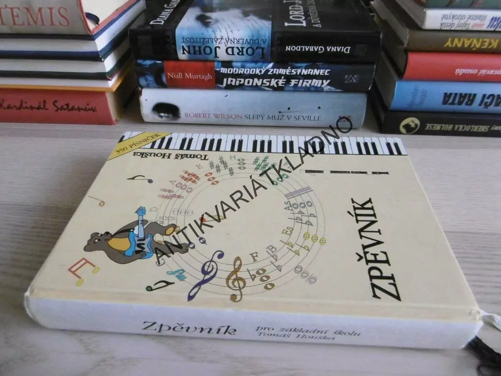 ZPĚVNÍK, TOMÁŠ HOUŠKA, **an