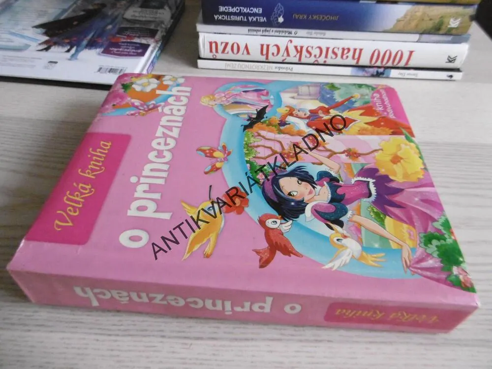 VELKÁ KNIHA O PRINCEZNÁCH, **an
