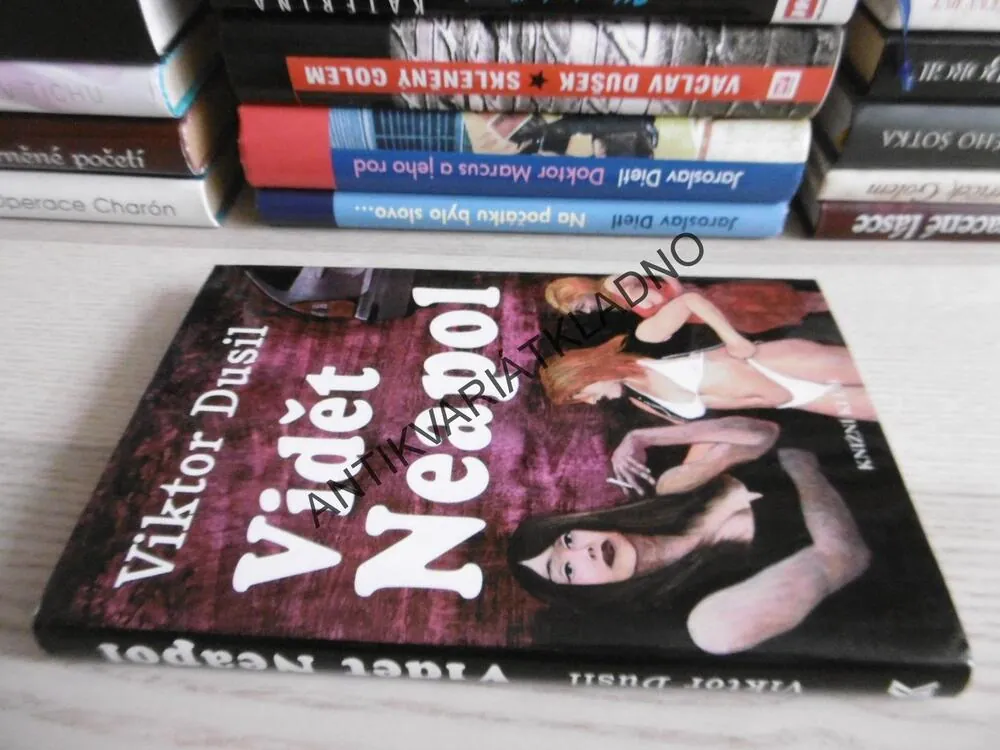 VIDĚT NEAPOL, VIKTOR DUSIL, **an