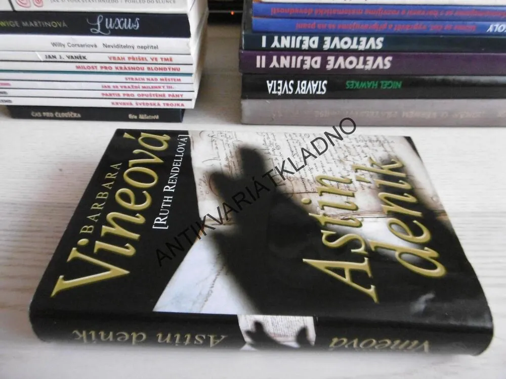 ASTIN DENÍK, BARBARA VINEOVÁ, **an