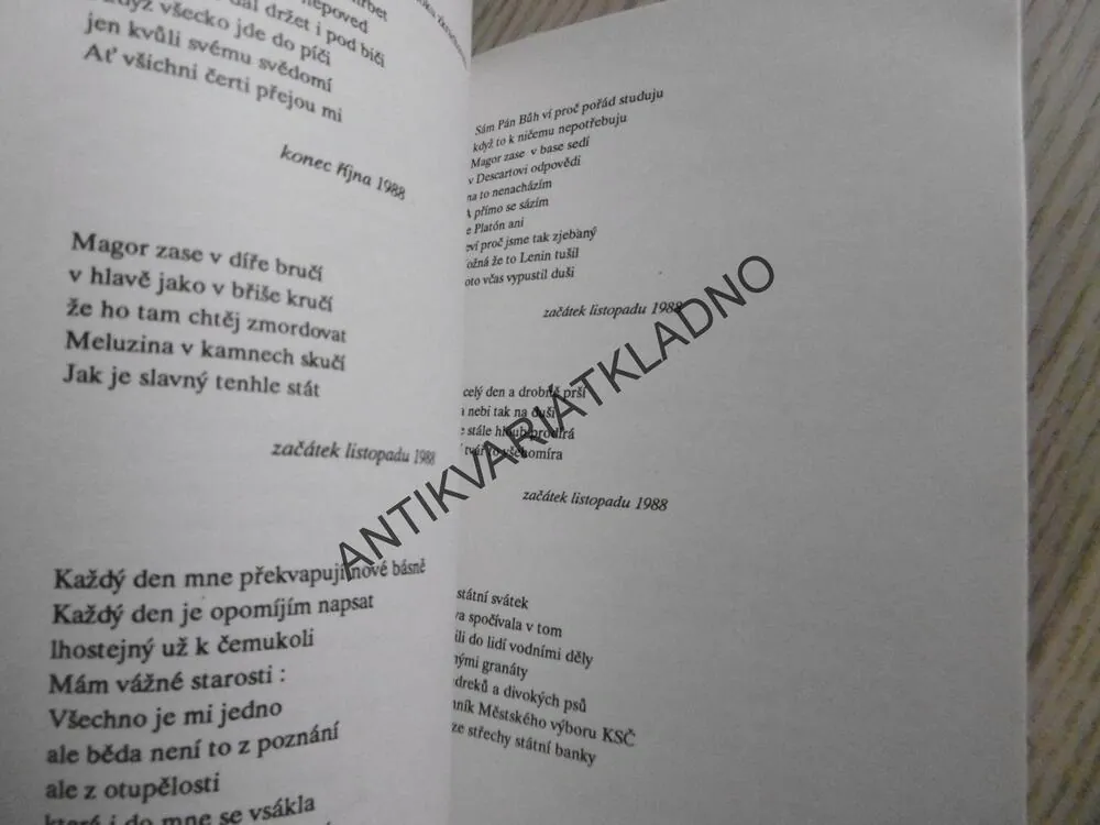 ODPLOUVÁNÍ, BÁSNĚ 1988 ANEB ČAS SPÍŠE CHMURNÝ, EGON BONDY, **an