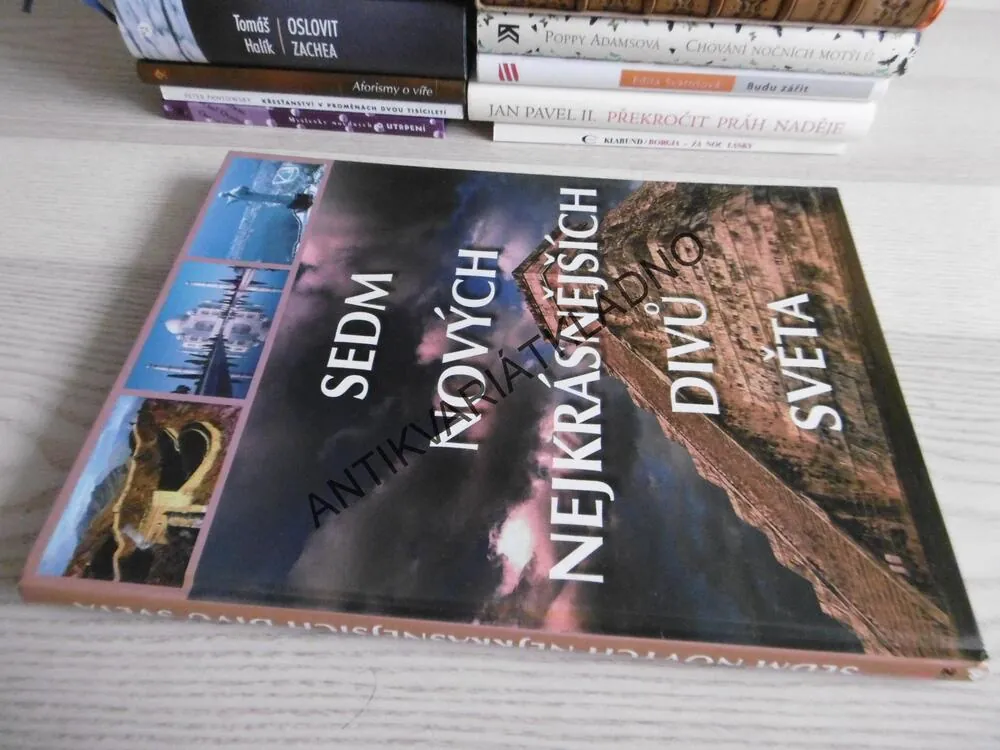 SEDM NOVÝCH NEJKRÁSNĚJŠÍCH DIVŮ SVĚTA, LUCIE BÁRTOVÁ, **an