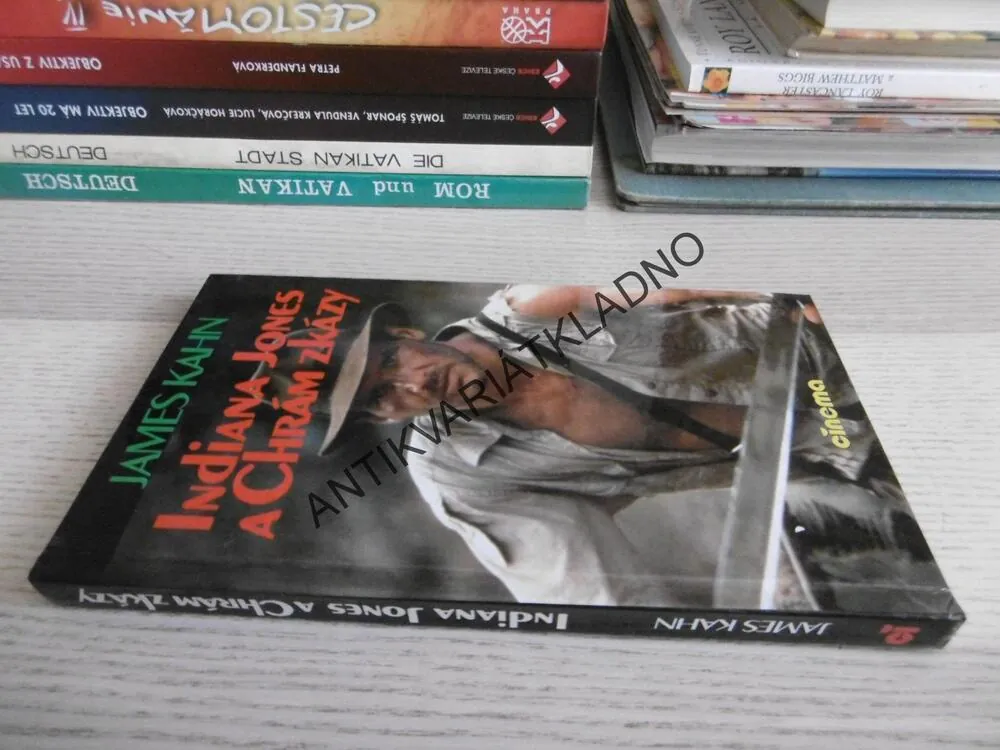 INDIANA JONES A CHRÁM ZKÁZY, JAMES KAHN, **an