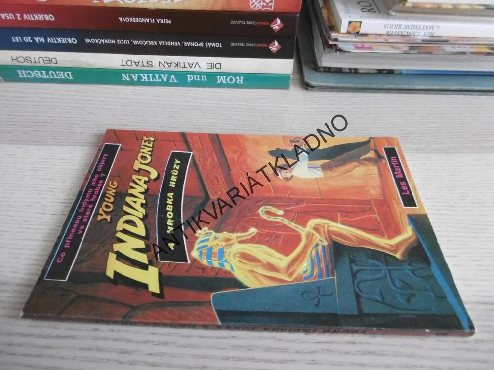 YOUNG INDIANA JONES A HROBKA HRŮZY, **an