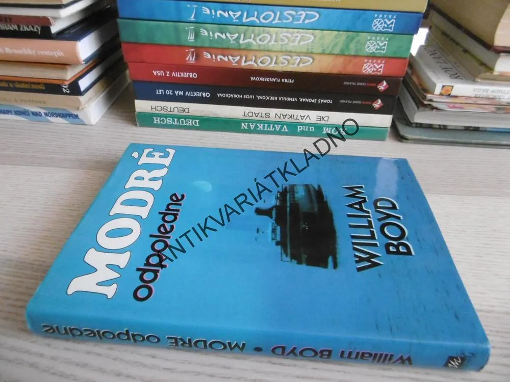 MODRÉ ODPOLEDNE, WILLIAM BOYD, **an
