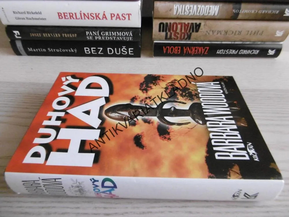 DUHOVÝ HAD, BARBARA WOODOVÁ, **an