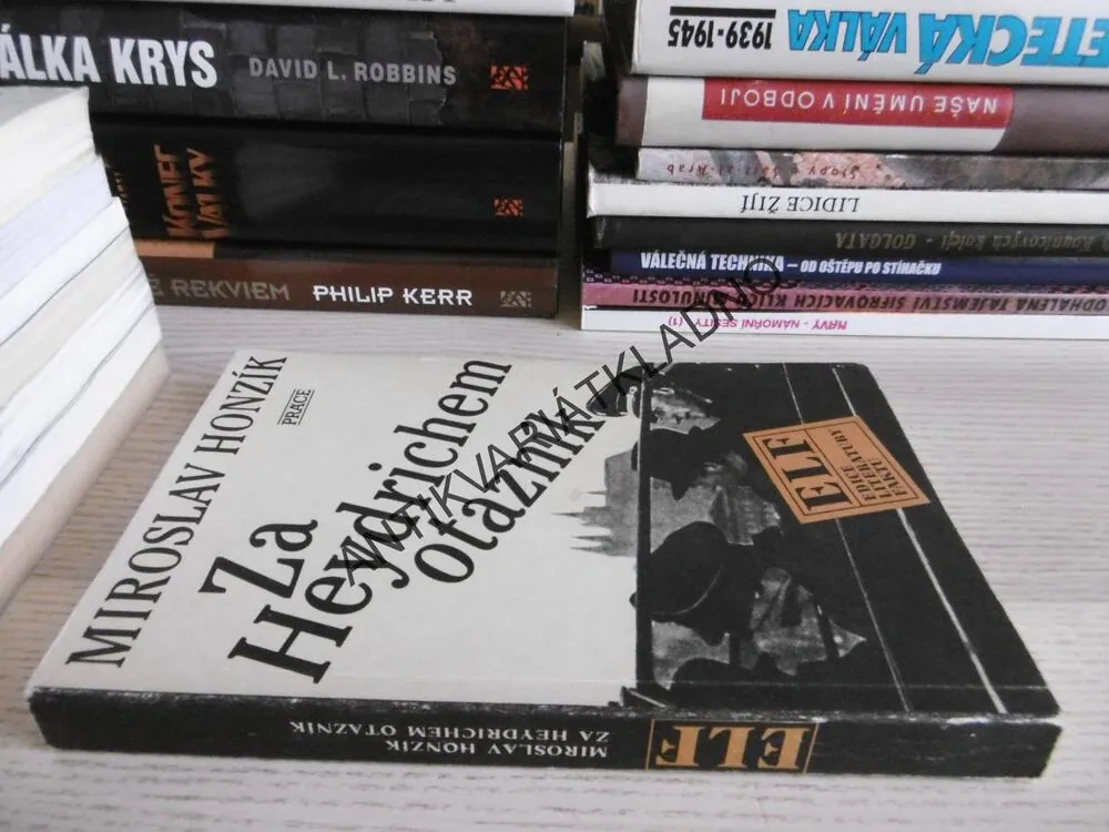 ZA HEYDRICHEM OTAZNÍK, MIROSLAV HONZÍK, **an