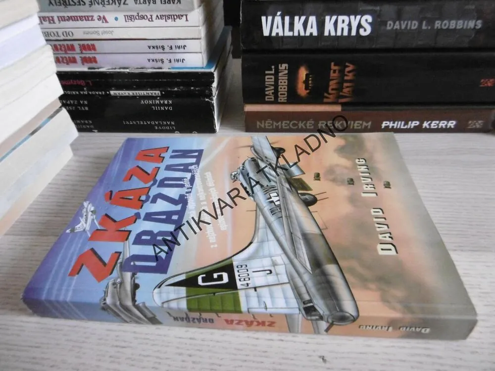 ZKÁZA DRÁŽĎAN, DAVID IRVING, **an