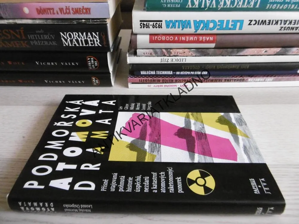 PODMOŘSKÁ ATOMOVÁ DRAMATA, LEV GILCOV, NIKOLAJ MORMUL, LEONID OSIPENKO, **an