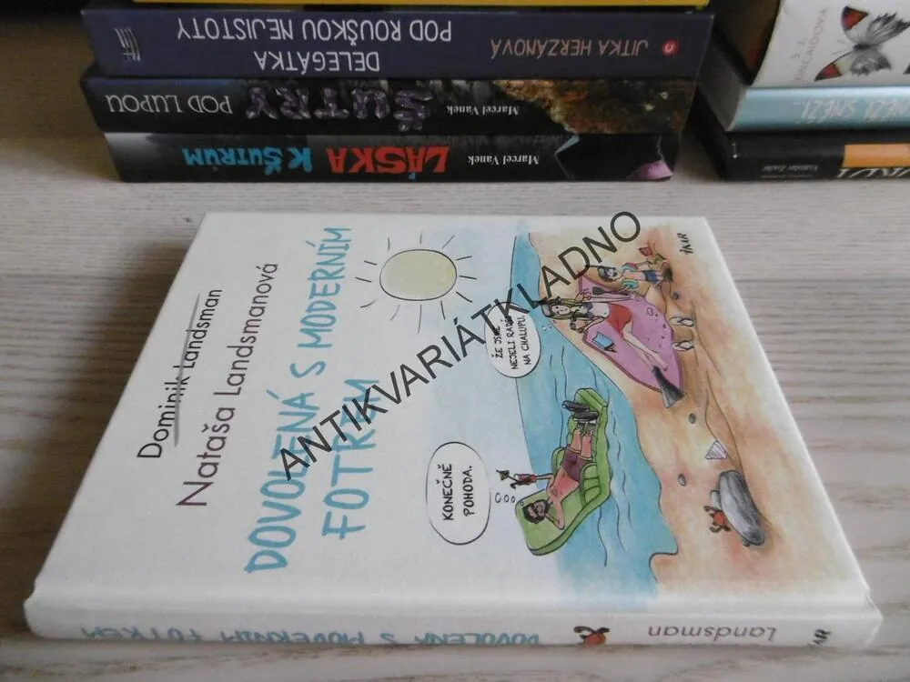 DOVOLENÁ S MODERNÍM FOTREM, NATAŠA LANDSMANOVÁ, DOMINIK LANDSMAN, **an