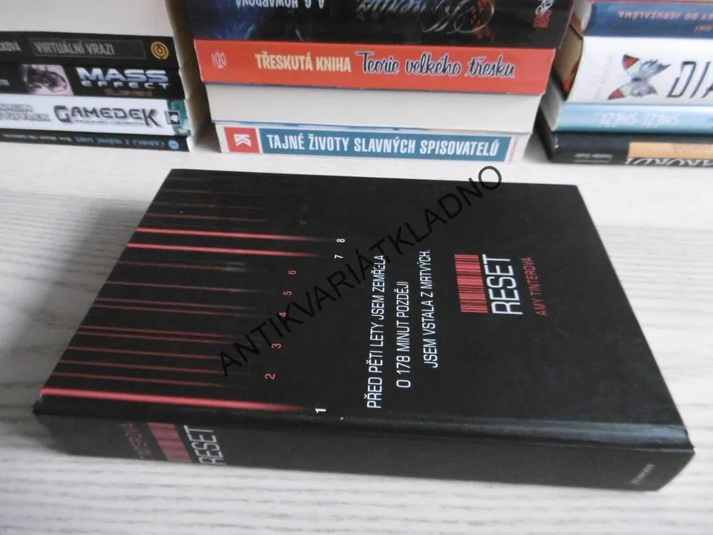 RESET, AMY TINTEROVÁ, **an