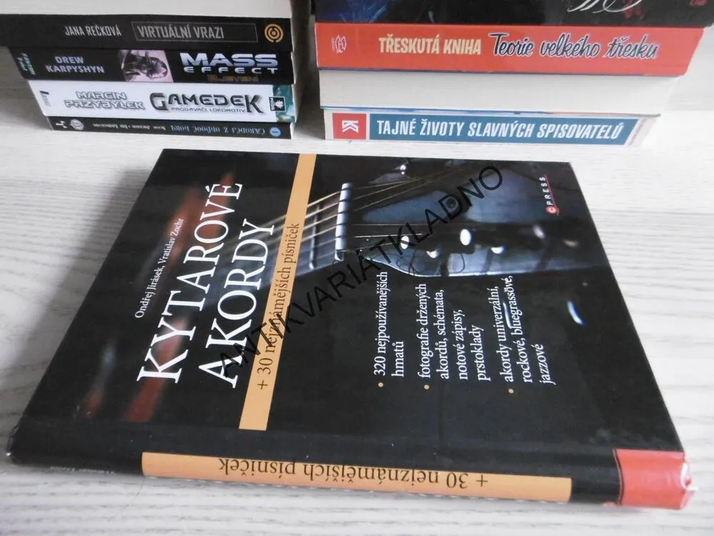 KYTAROVÉ AKORDY, ONDŘEJ JIRÁSEK, VRATISLAV ZOCHR, **an