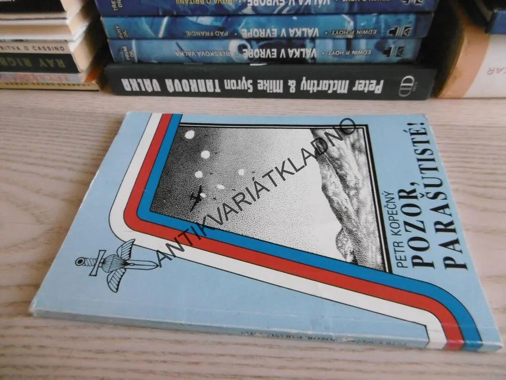 POZOR, PARAŠUTISTÉ!, PETR KOPEČNÝ, **an