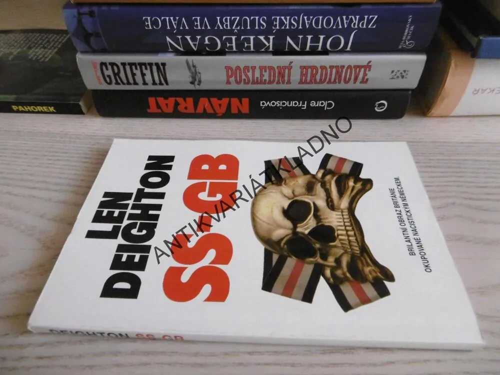 SS-GB, LEN DEIGHTON, **an